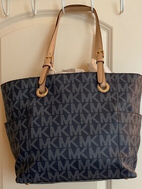 Michael Kors Large Jet Set Tote
